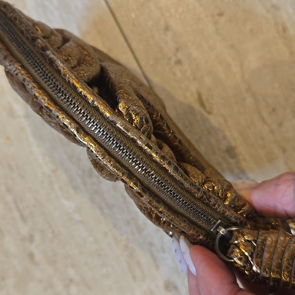 Kristen Aronsson Metallic Patterned Gold Zipper Clutch - Picture 8 of 9
